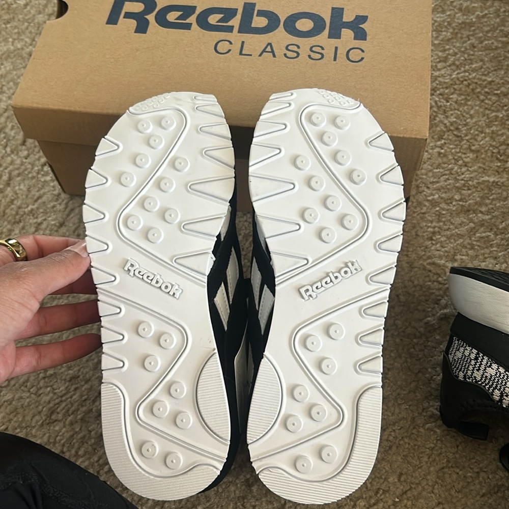 Reebok classics - Picture 2 of 3